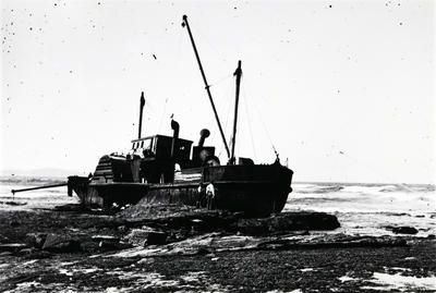 Ship 'Euroka' wrecked on Long Reef