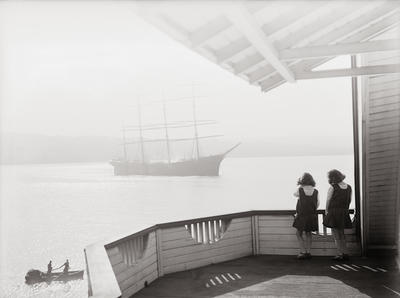 children at Rose Bay