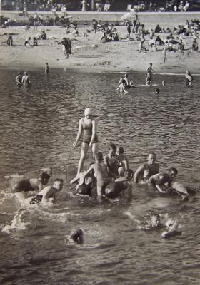 The survivor - Pontoon Manly Bathing Pool