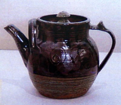 Teapot with lid