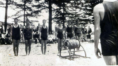 Bronze medallion class on Manly Beach