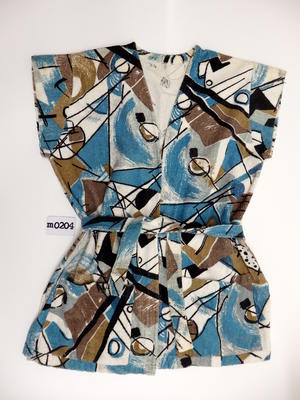 Beach coat in white blue black brown and grey geometric design two large pockets front bottom open front winged armholes thigh slits both sides belt attached S34